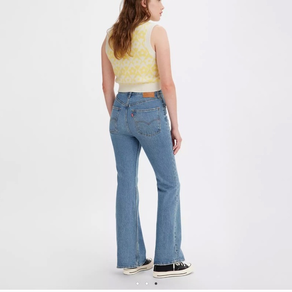 Levi's Premium 70'S HIGH RISE FLARE WOMEN'S JEANS - Picture 2 of 7